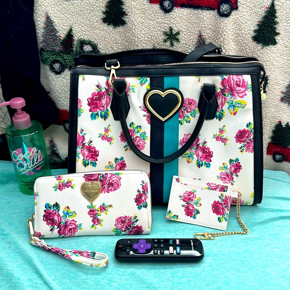 New authentic Betsy Johnson purse with wallet & wristlet